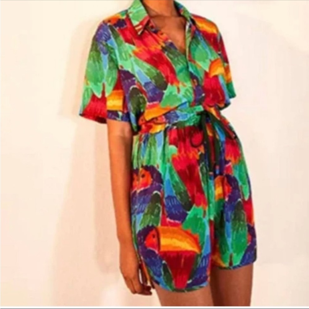 Farm RIO Toucans Top - NWT - Size Small